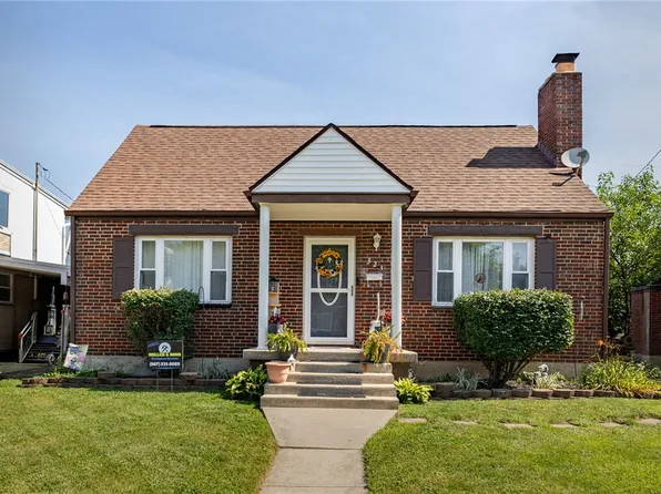 323 Holmes Dr, Fairborn, OH 45324