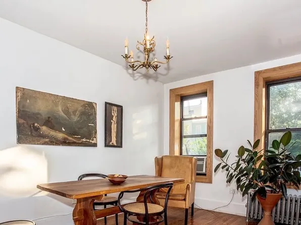 671 Manhattan Avenue image 1 of 8