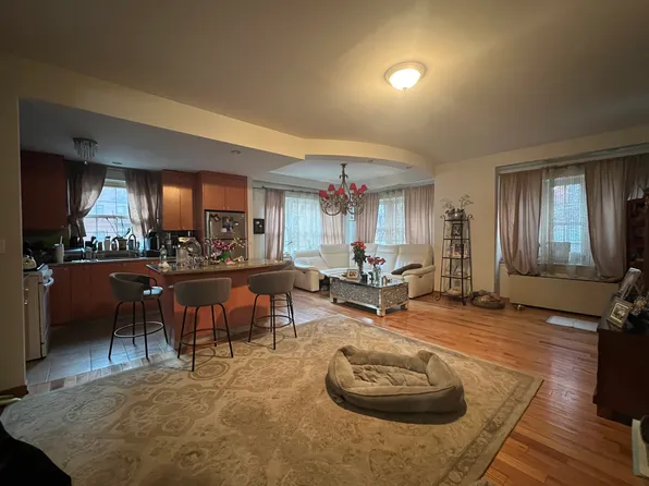 150 Oceana Drive West image 3 of 11