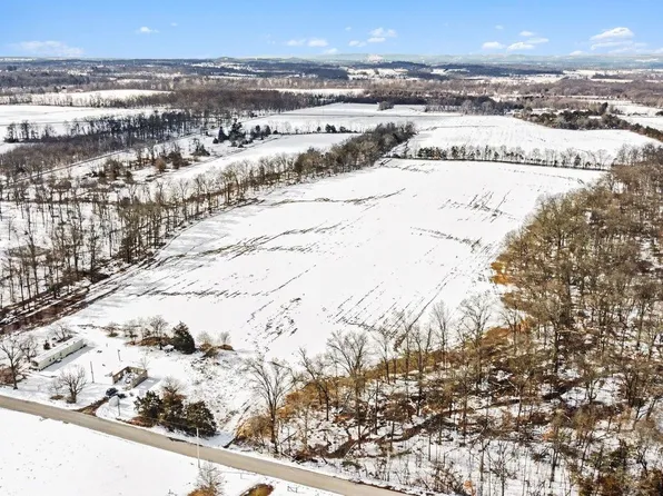 298 Tapeworm Rd, New Oxford, PA 17350