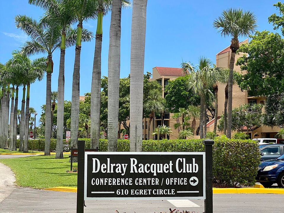 Home For Sale In Delray Racquet Club