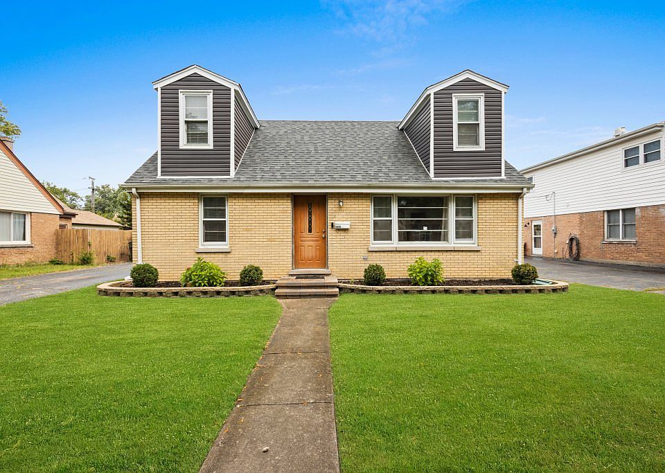 1st image of 10925 McVicker Ave