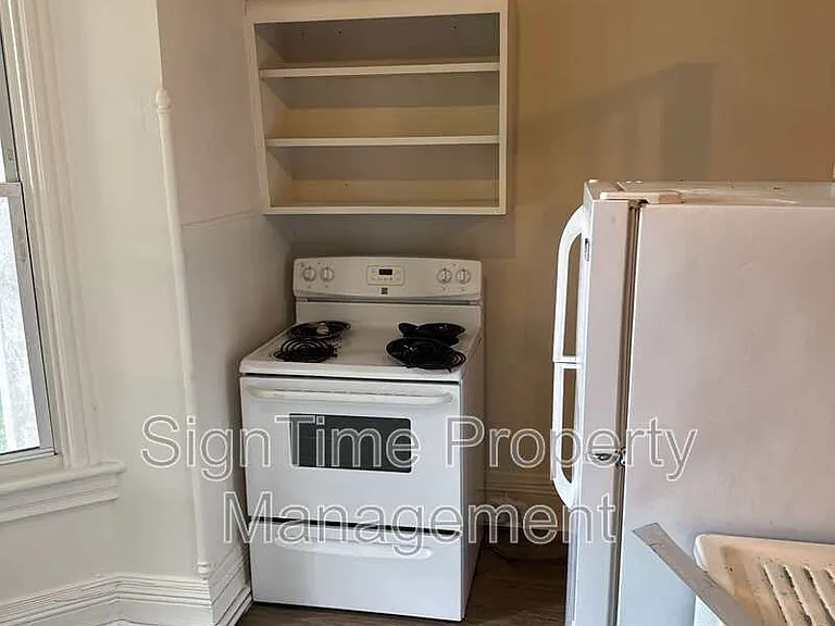 38 E Franklin St #4 — Photo 1
