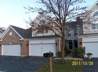 669 Citadel Dr, Westmont, IL 60559