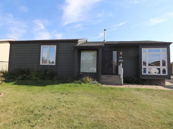 4123 136th Ave NW, Edmonton, AB T5A 2N9