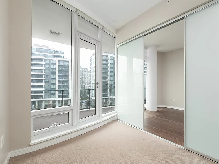1633 Ontario St #5XX — Photo 8