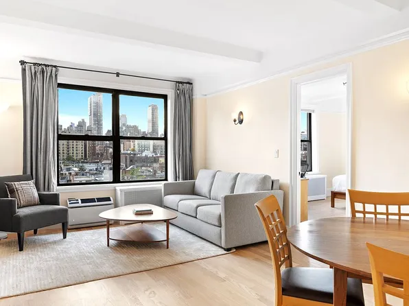 40 W 77th St #10D, New York, NY 10024