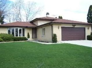 1710 Clemens Rd, Darien, IL 60561