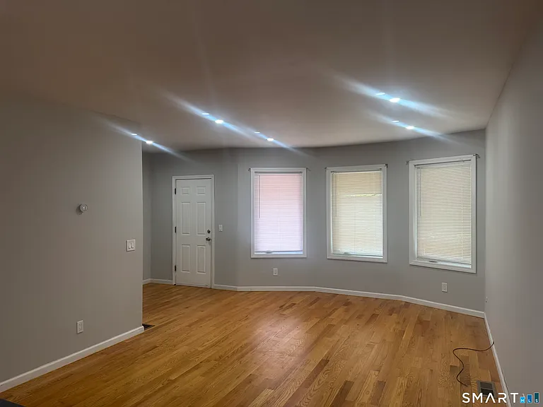 168-170 Kelsey St — Photo 2