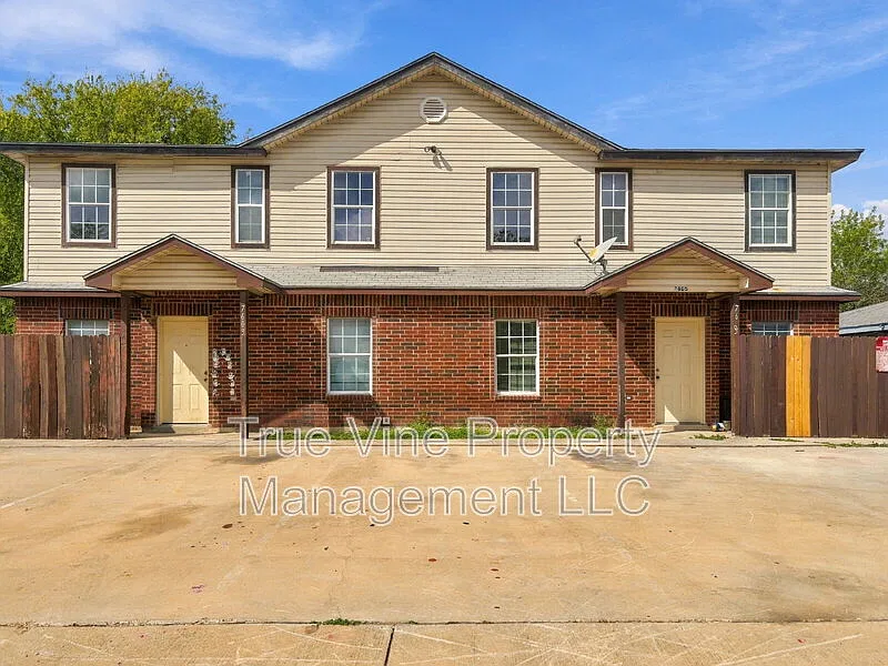 7605 Windsor Oaks