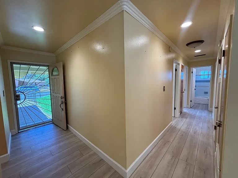 401 Klamath Dr — Photo 10