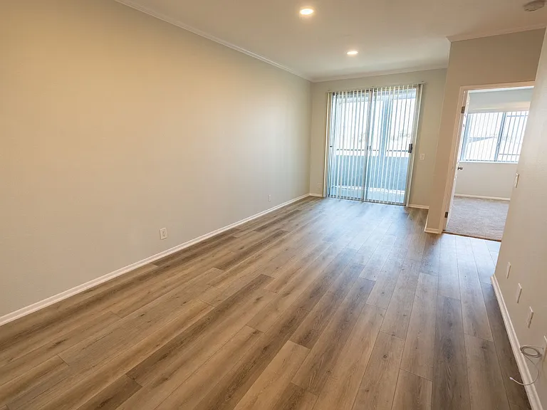 14900 Moorpark Street — Photo 27
