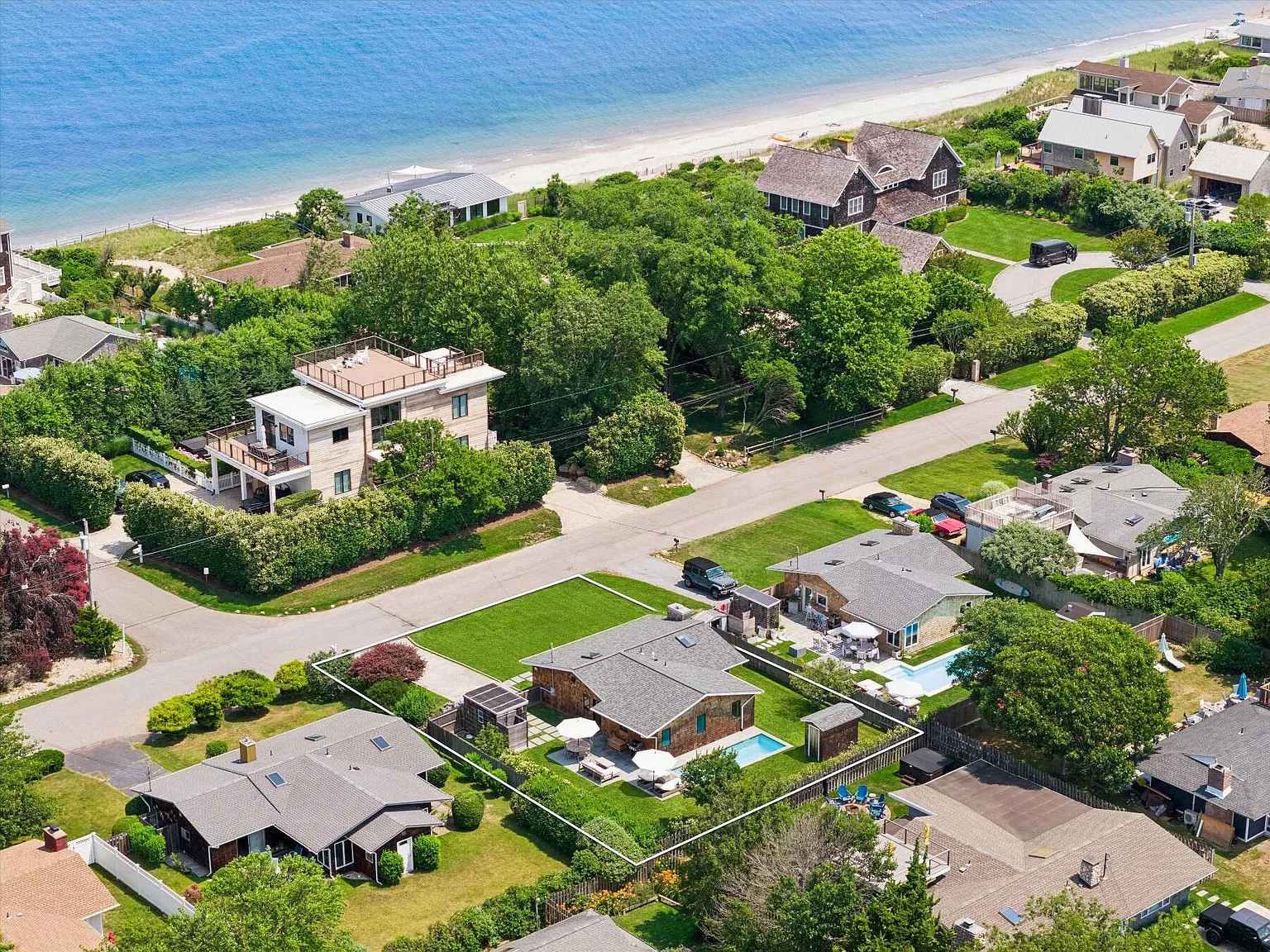 Completely Renovated Beach House with Heated Pool — Photo 2