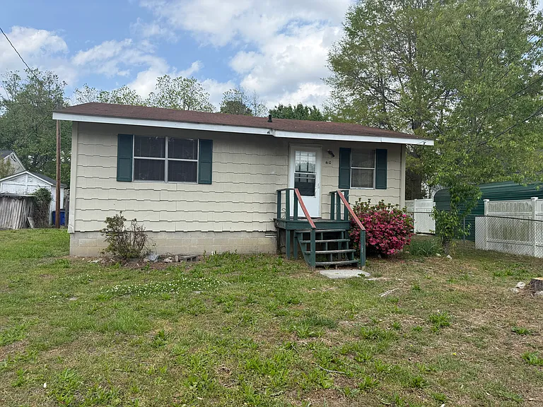 410 W John J Sharpe St — Photo 6