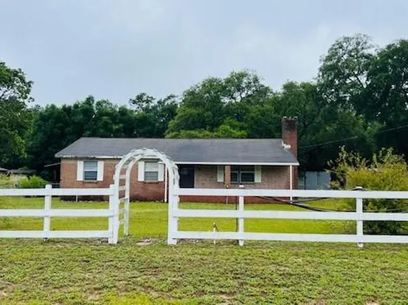 451 Cedar Ave, Freeport, FL 32439