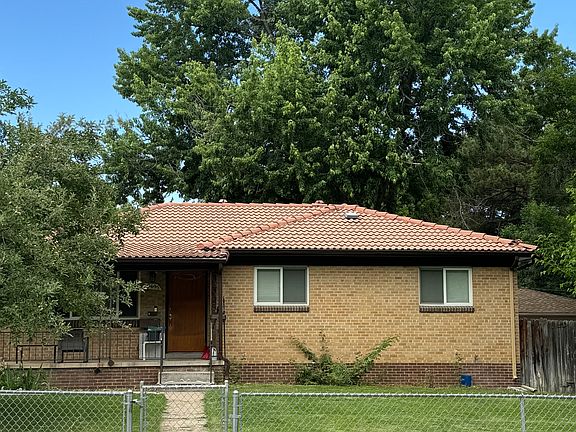 5th image of 2695 S Josephine St #A