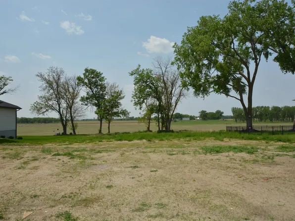 193 N Canterbury Cir, North Sioux City, SD 57049