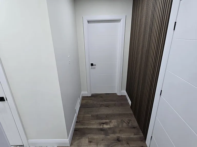 36 Manorglen Cres — Photo 2