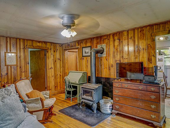 5th image of 1213 Roaring Fork Rd