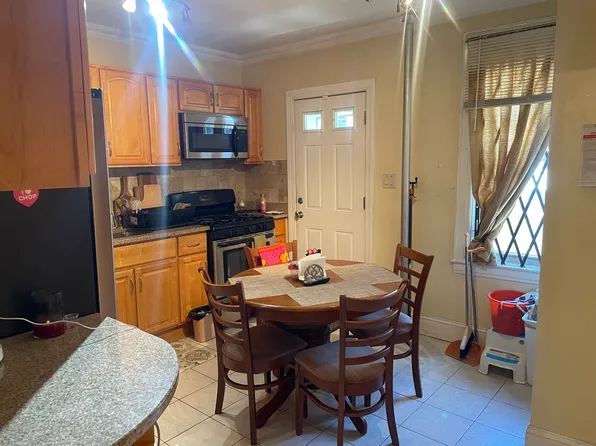 163 East 29th Street image 3 of 24