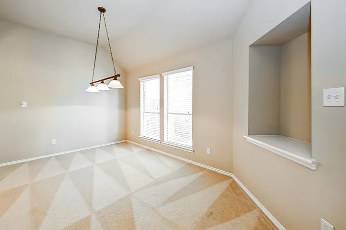 10910 Brighton Gardens Dr — Photo 6