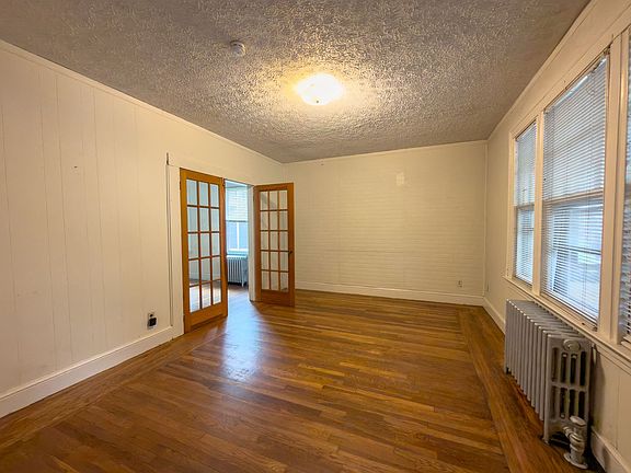 4th image of 27-29 Cottage St