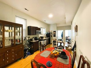 1820 W 18th St APT 2F, Chicago, IL 60608