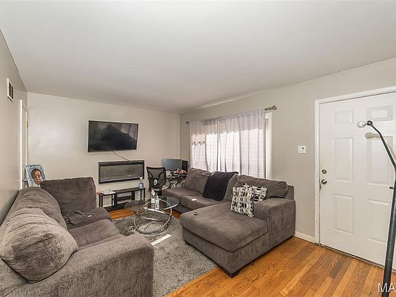 4th image of 1427 Fairmeadows Ln
