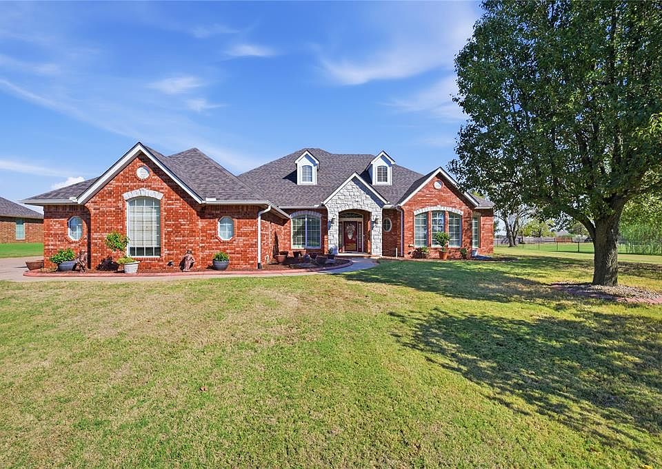 1st image of 1374 Hidden Valley Ln
