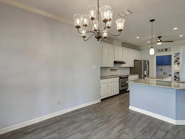 7810 Duchess St — Photo 46
