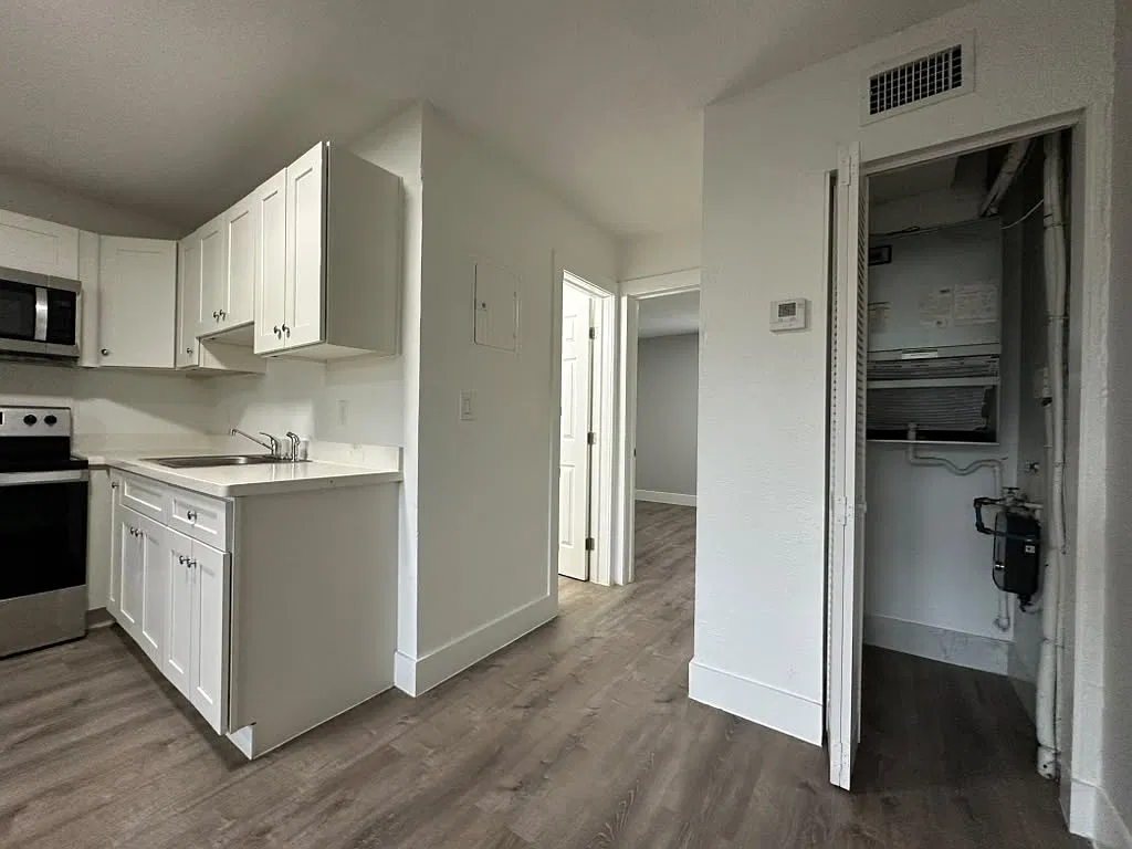 2 bed, 900 sqft, $1,595 — Photo 4