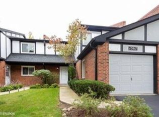 1567 Columbia Ct, Elk Grove Village, IL 60007