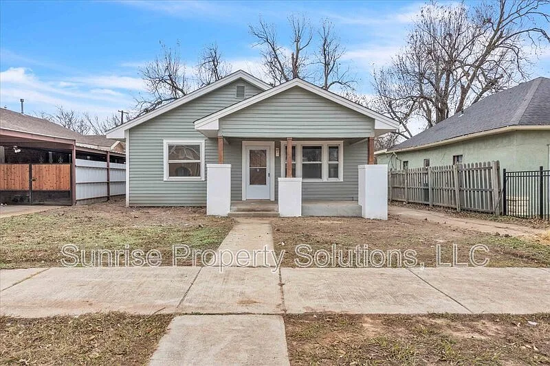 Building Photo - 1704 NW 32nd St