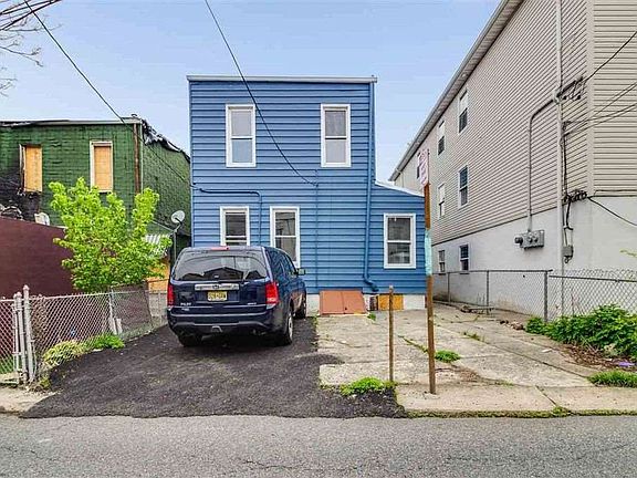 2nd image of 237 Clinton Ave