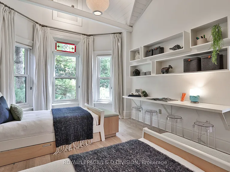 426 Ontario St — Photo 30