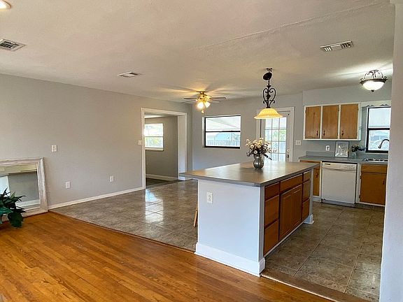 4th image of 169 Park Ln