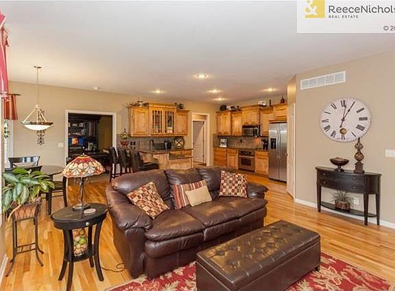 Hearth Room And Chef's Kitchen