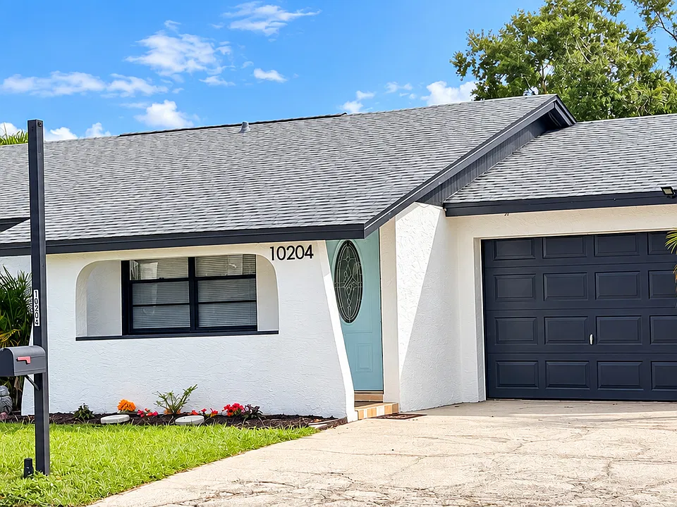 10204 Vista Cove Ct