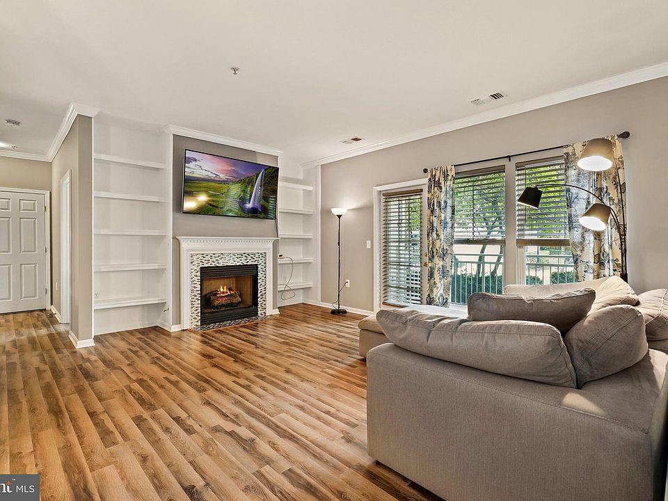 1st image of 2931 Deer Hollow Way Unit 101