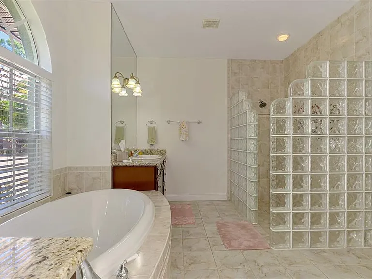 900 Park Place Dr — Photo 48