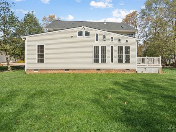 809 Club Ridge Ct, Chester, VA 23836