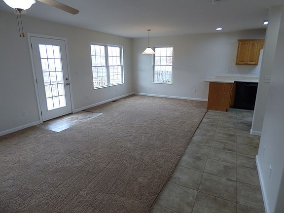 5th image of 81 Hunter Dr