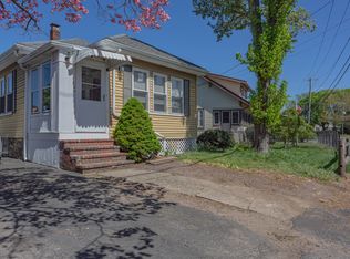50 Evans St, Weymouth, MA 02191
