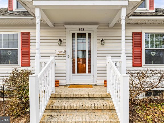 4th image of 102 Ironshire St