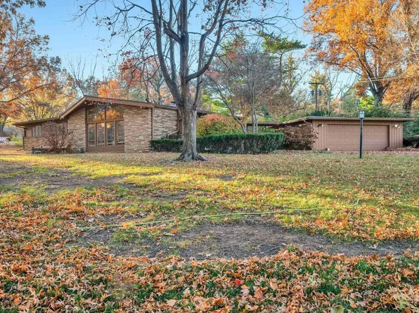 225 SW Yorkshire Rd, Topeka, KS 66606