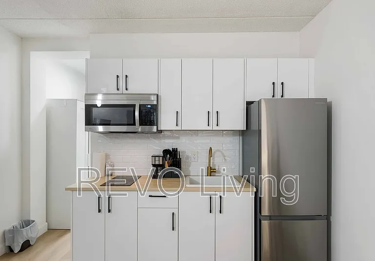 7701 Lundys Ln #19 — Photo 3