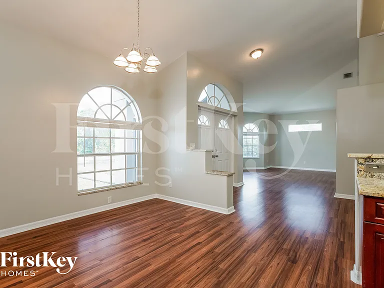 718 Long Lines Ln — Photo 6