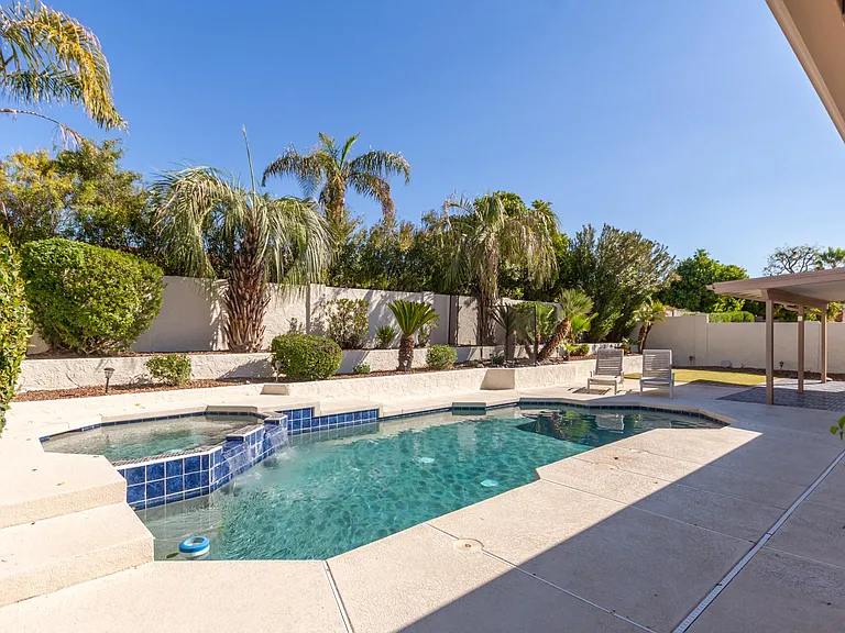 9138 E Davenport Dr — Photo 35