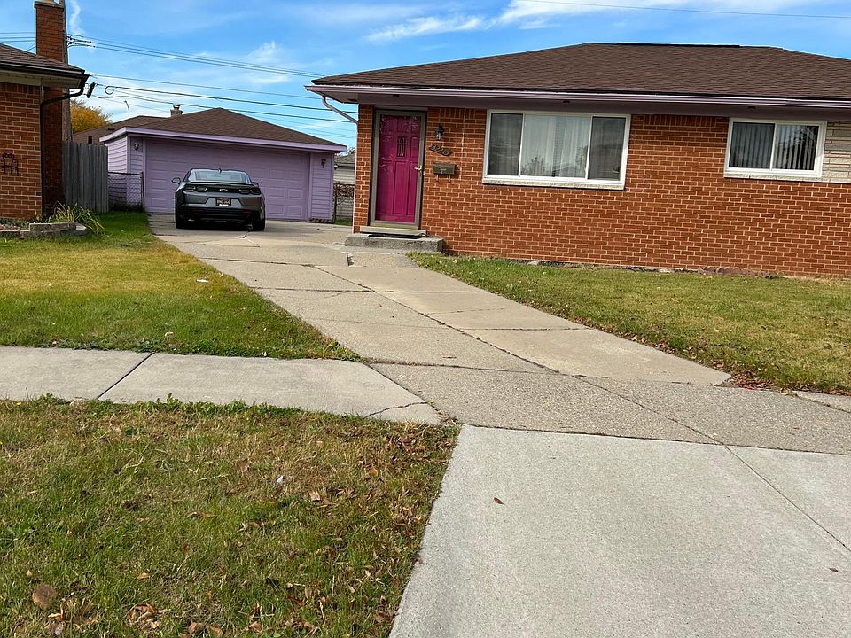 1st image of 32215 Revere Dr