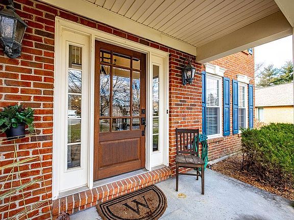 3rd image of 553 Meadowtrail Ct